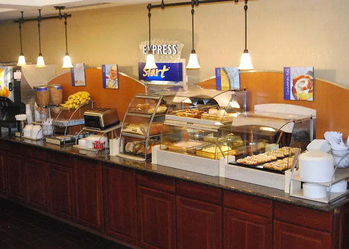 Holiday Inn Express Hotel & Suites Auburn Hills By Ihg