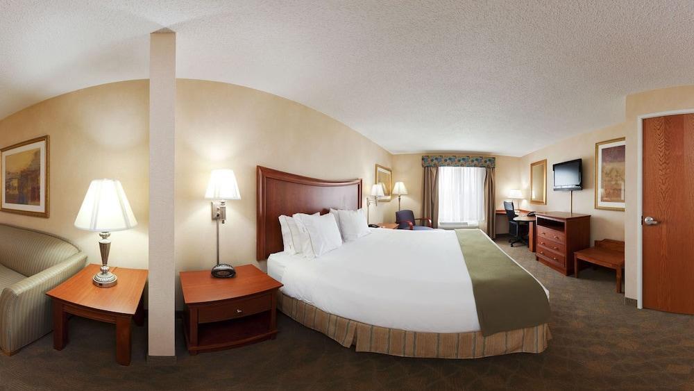 Express & By Ihg Hotel 3*