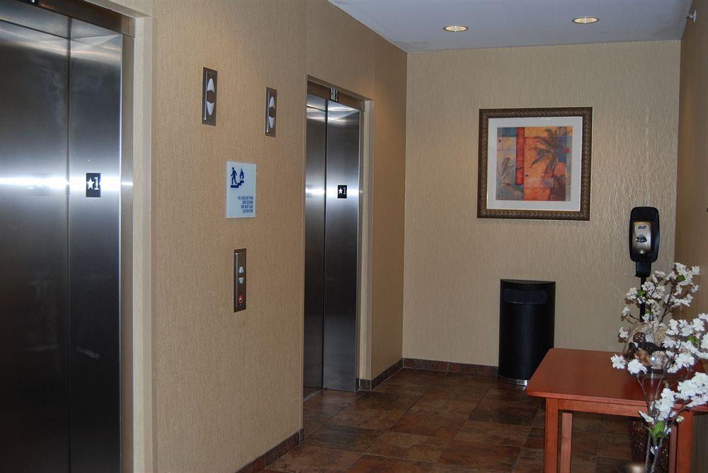 Hotel Express & By Ihg