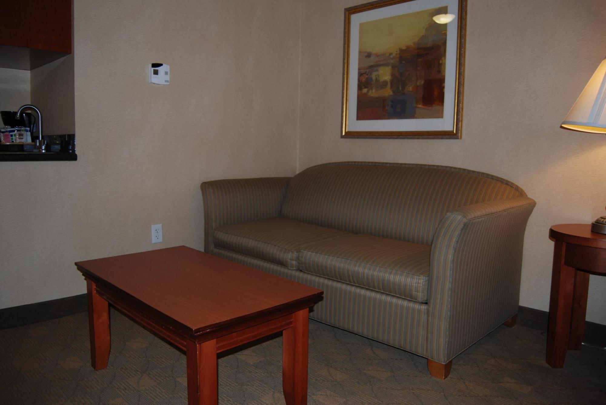 Hotel Express & By Ihg Auburn Hills