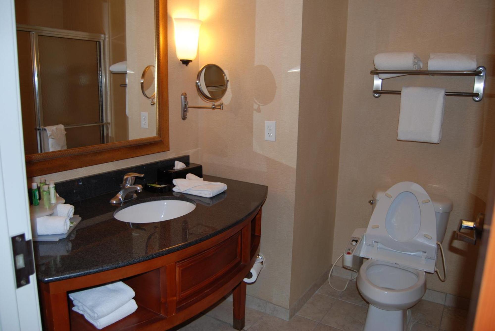 Express & By Ihg 3*