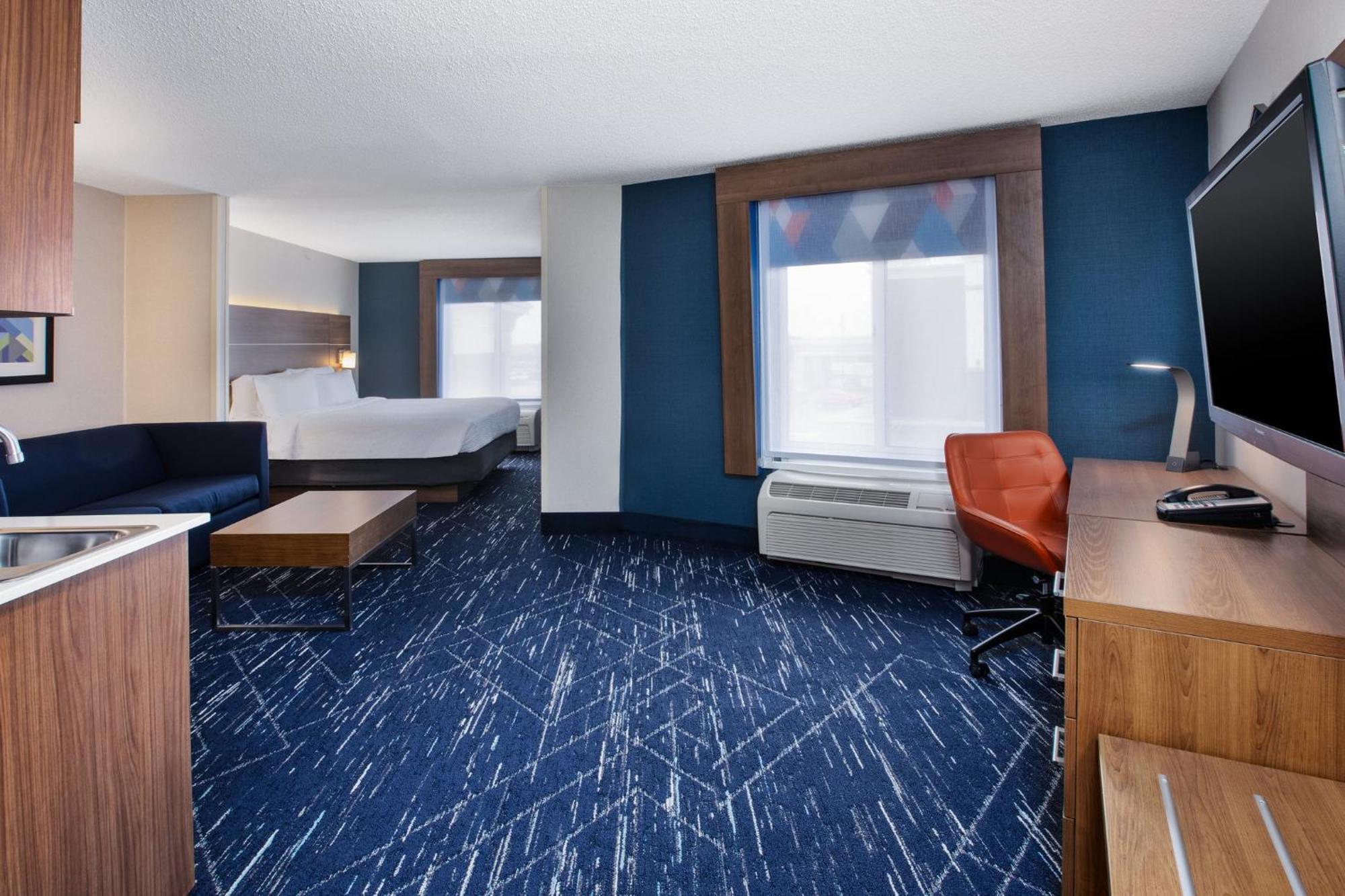 Express & By Ihg 3*