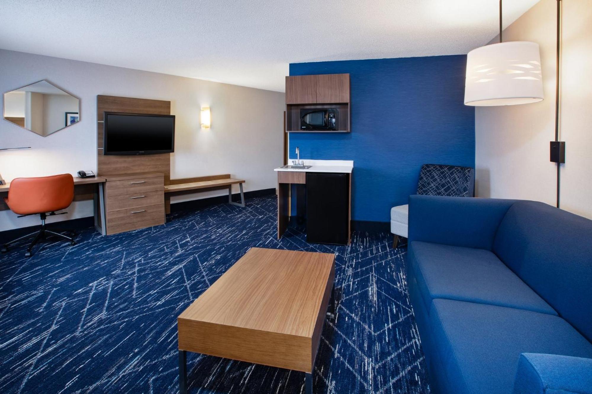 Express & By Ihg 3* Auburn Hills