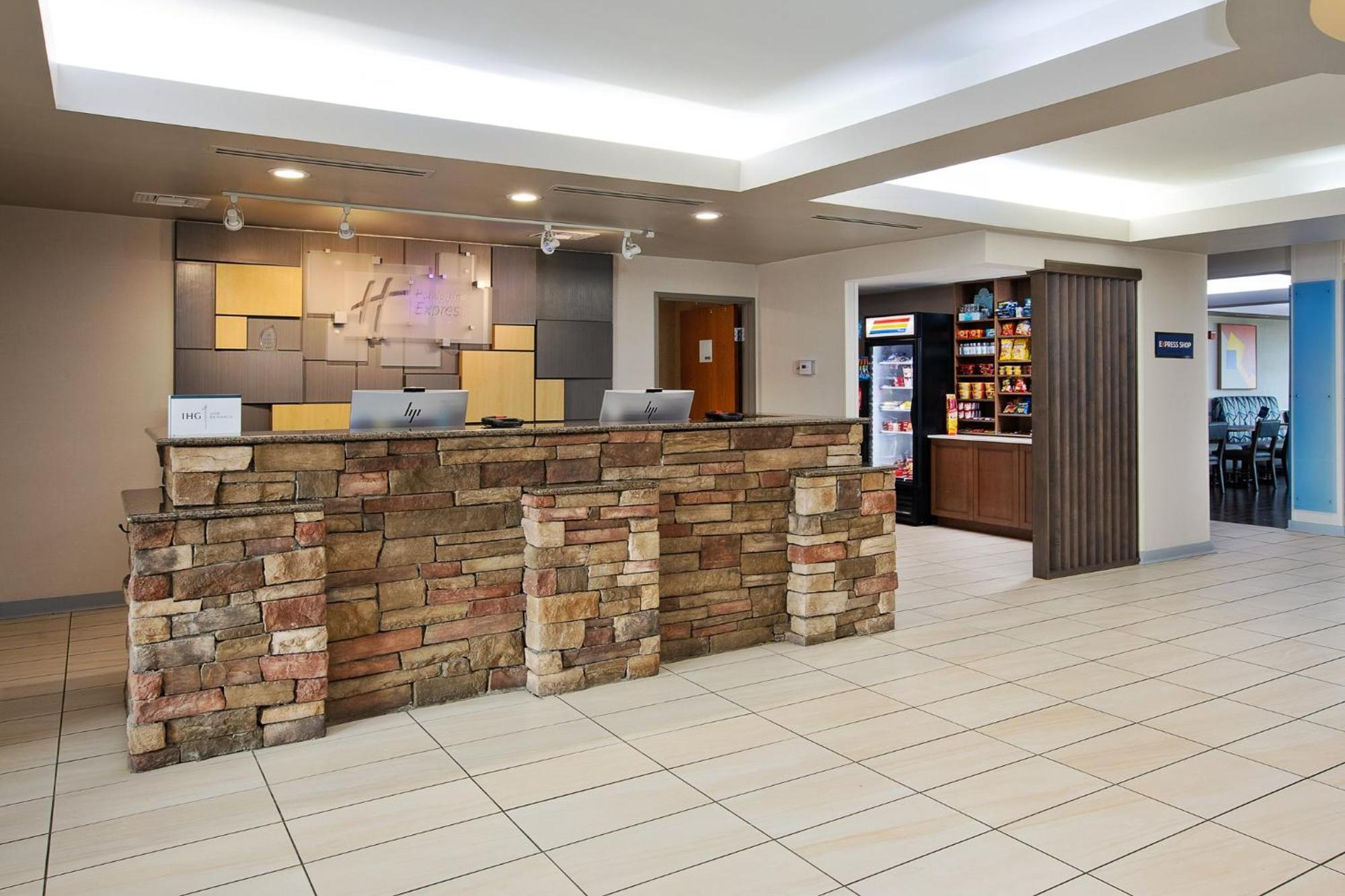 Express & By Ihg 3*