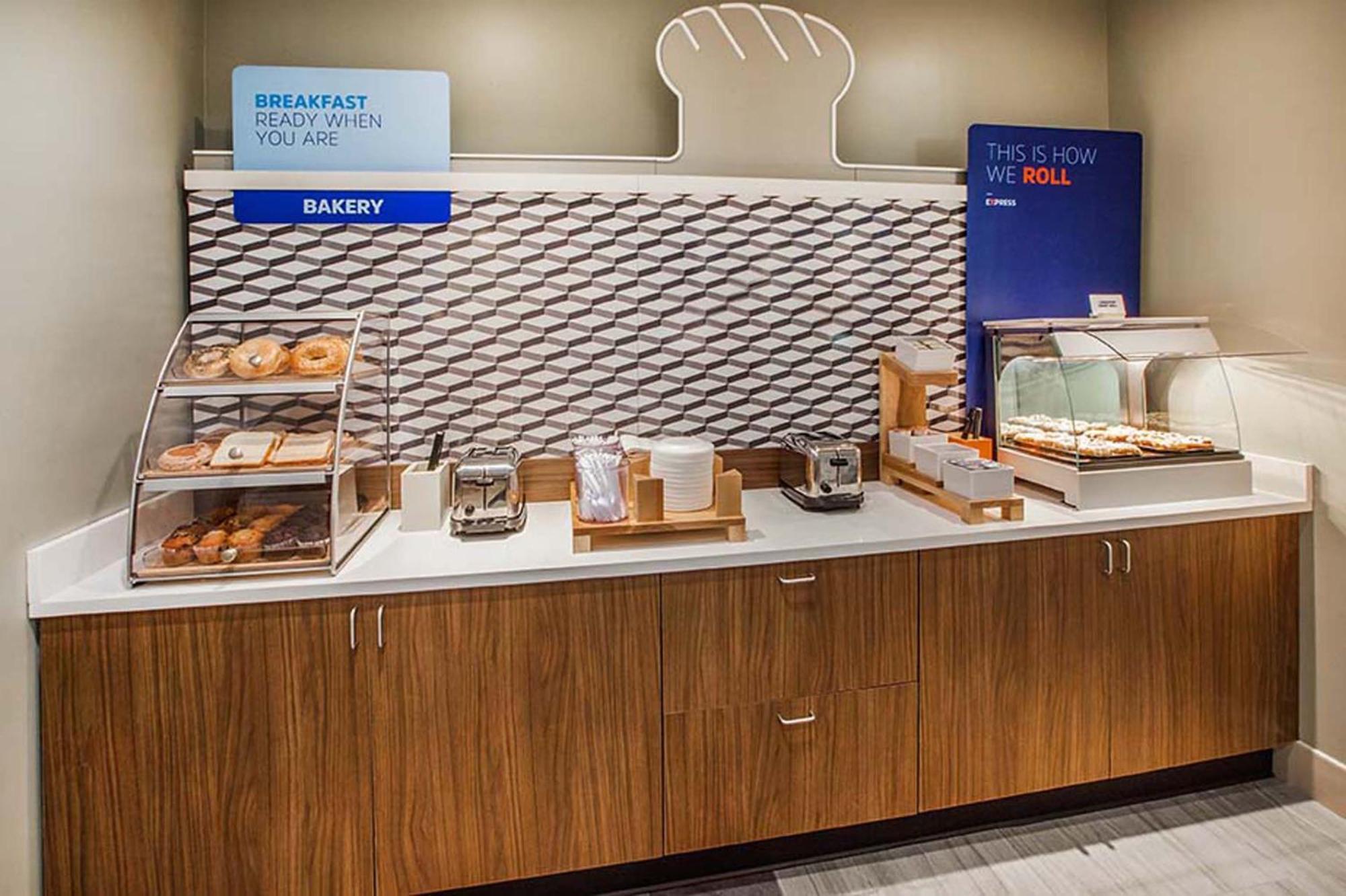 Express & By Ihg Auburn Hills