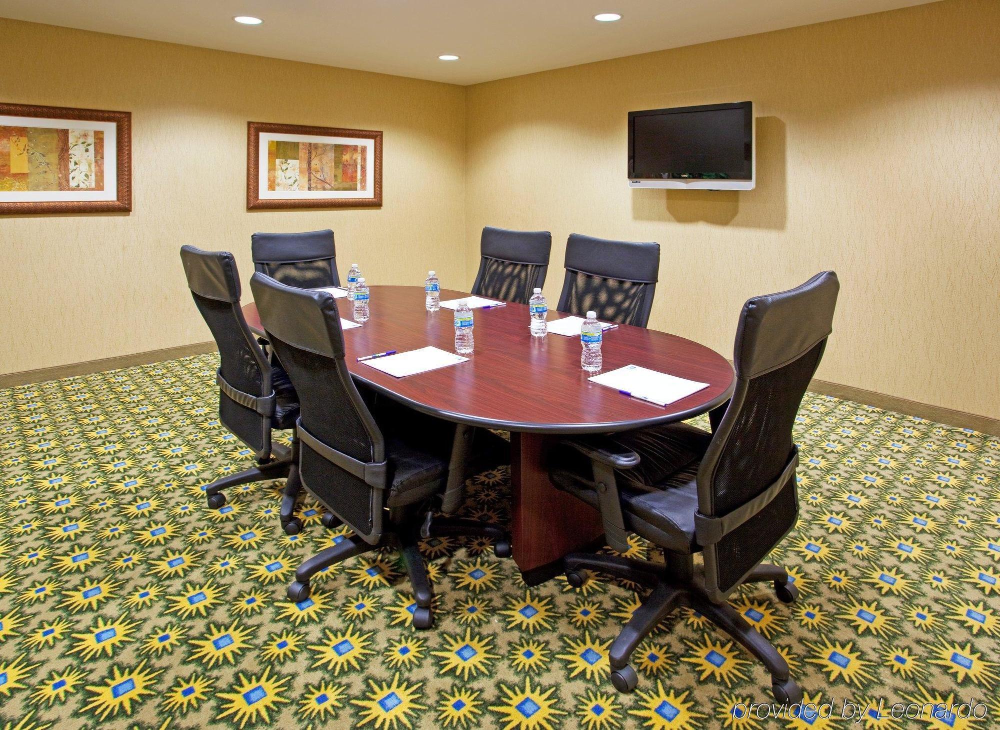 Hotel Express & By Ihg Auburn Hills