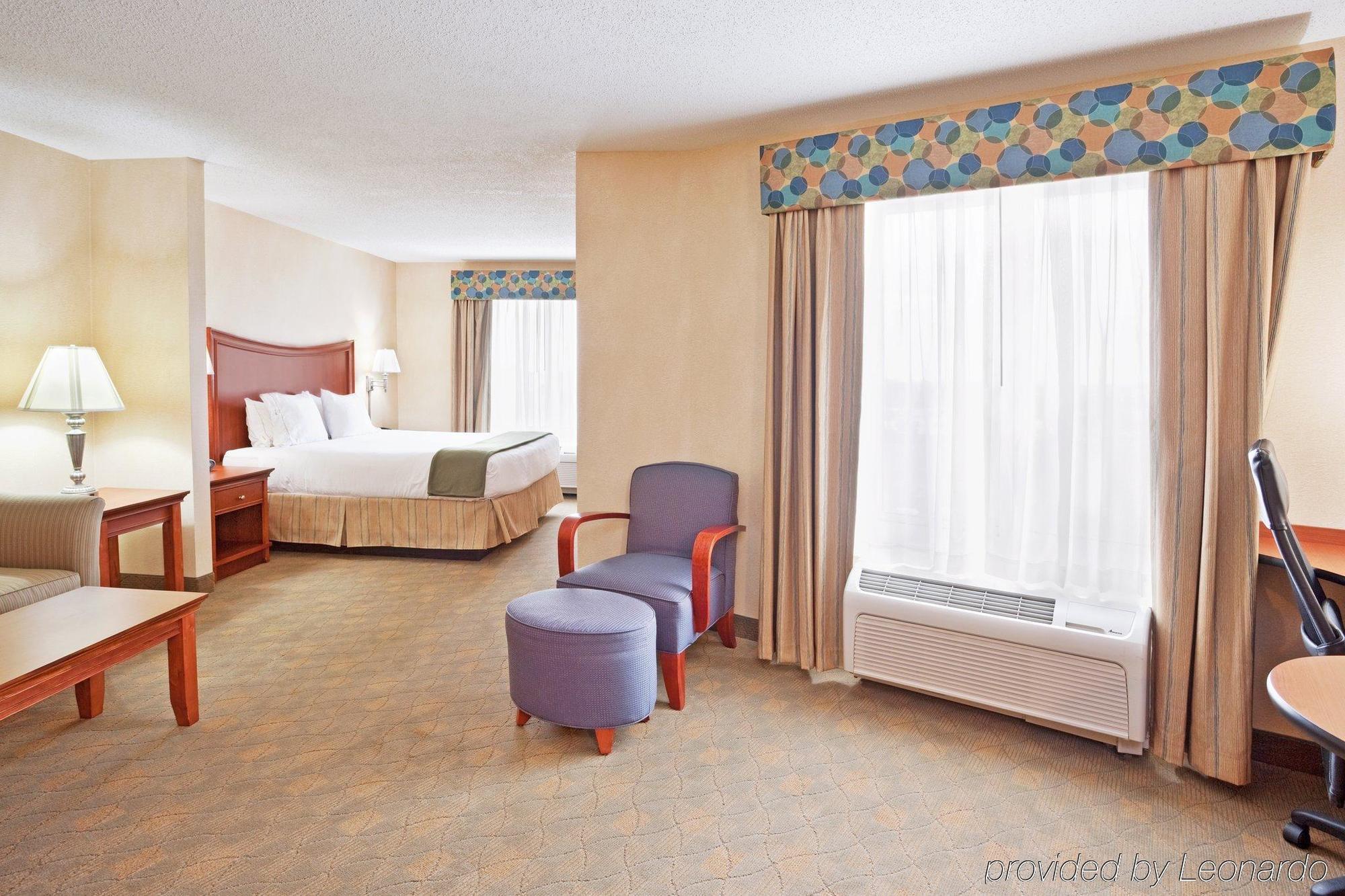 Express & By Ihg Hotel 3*