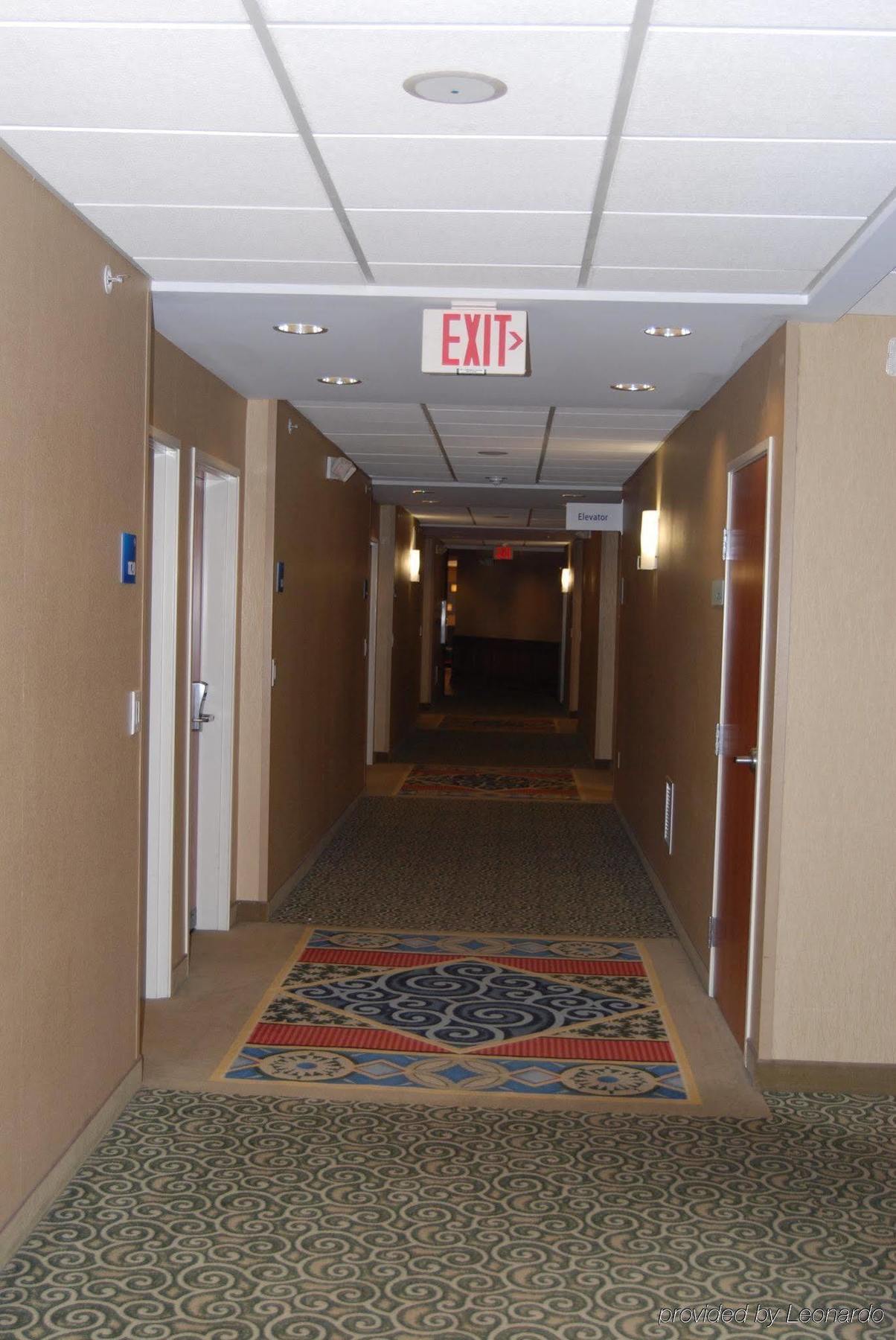 Express & By Ihg 3* Auburn Hills