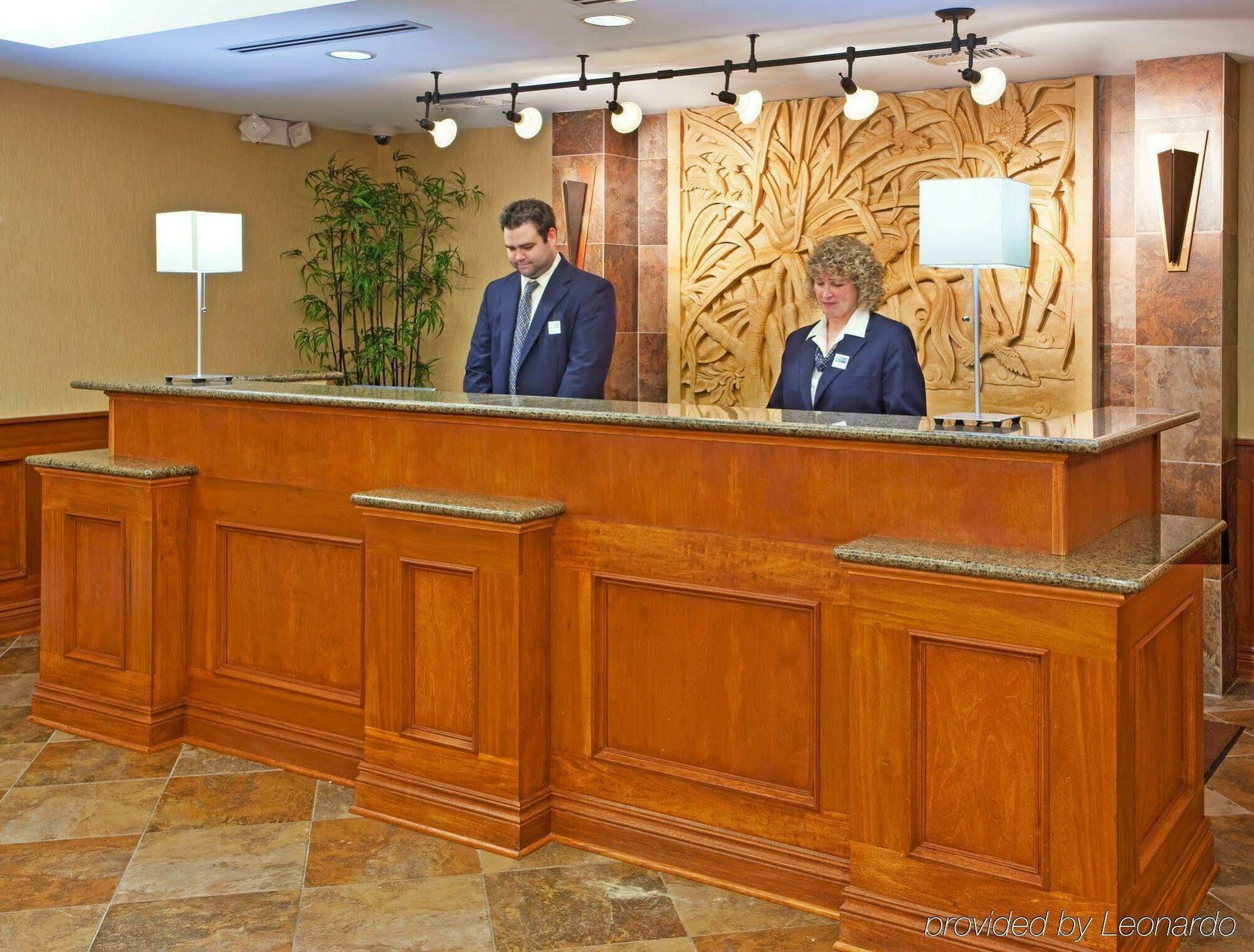 Express & By Ihg Hotel Auburn Hills