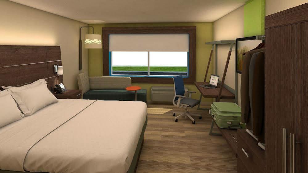 Express & By Ihg Hotel Auburn Hills
