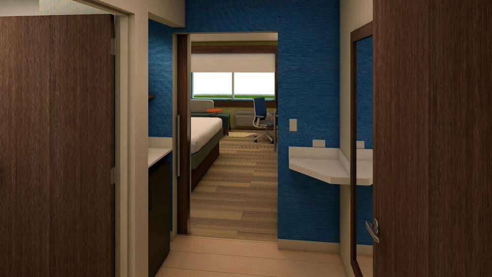 Hotel Express & By Ihg Auburn Hills